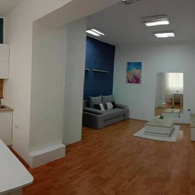 Стан во Дебар Маало со надворешен влез - 3