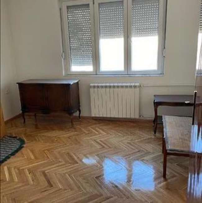 Трособен стан во Центар - 3