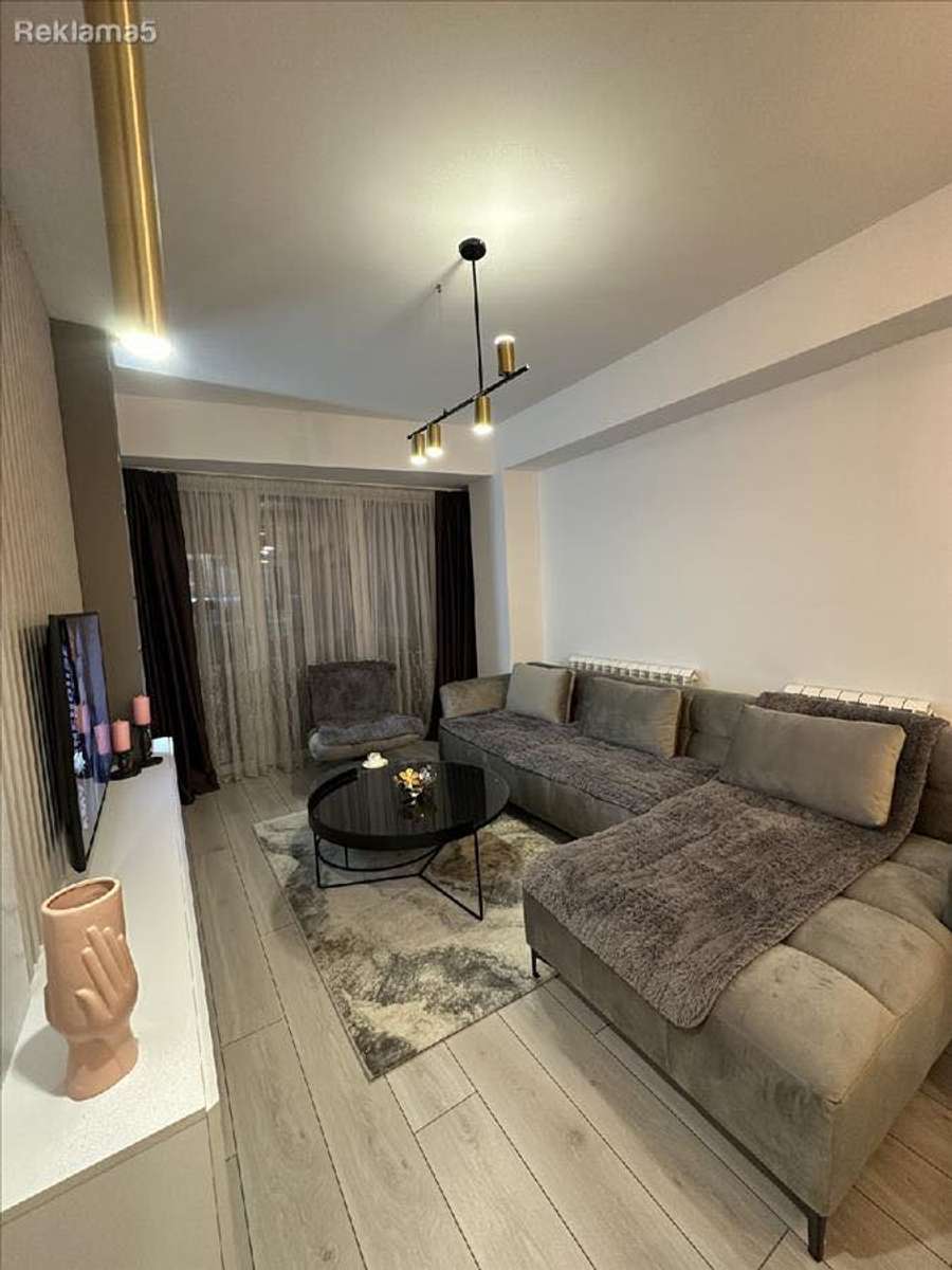 Компленто опремен, нов невселуван стан во Центар - 1