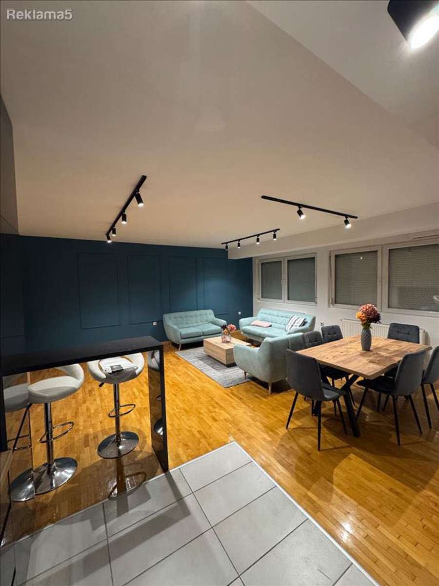 Луксузно опремен стан во Дебар Маало - 1