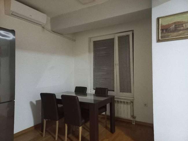 Стан со подземен паркинг во Дебар Маало - slika 2