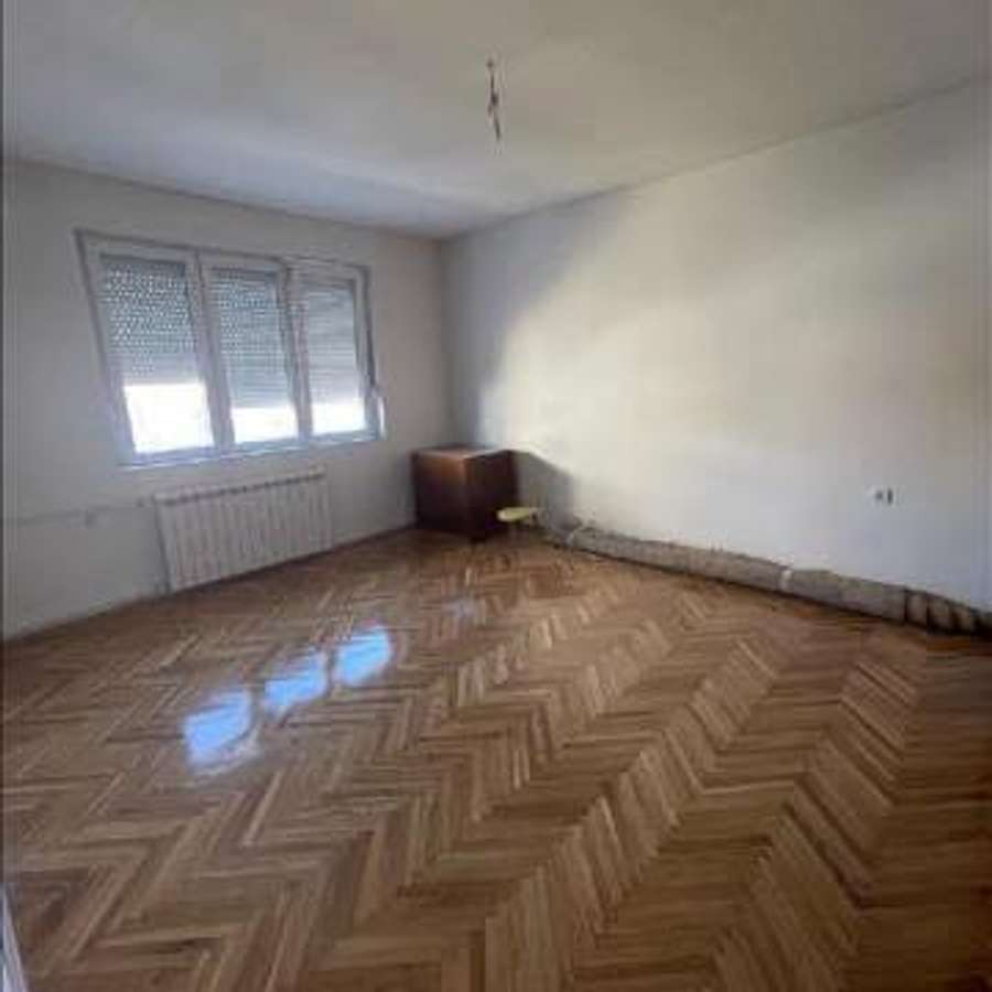 Трособен стан во Центар - 1