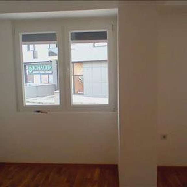 Деловен простор во Маџир Маало - 3