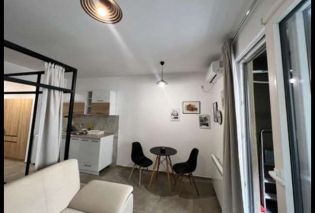 Наместена гарсоњера во Аеродром - 3