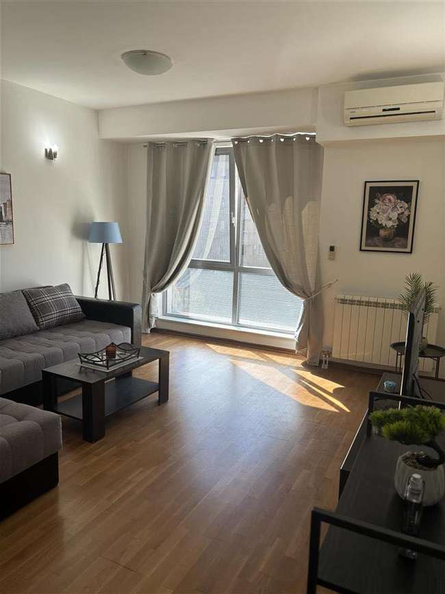 Стан во Центар со гаража - slika 2