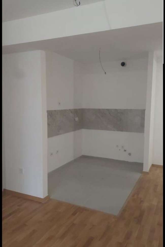 Луксузен двособен стан во Центар - slika 2