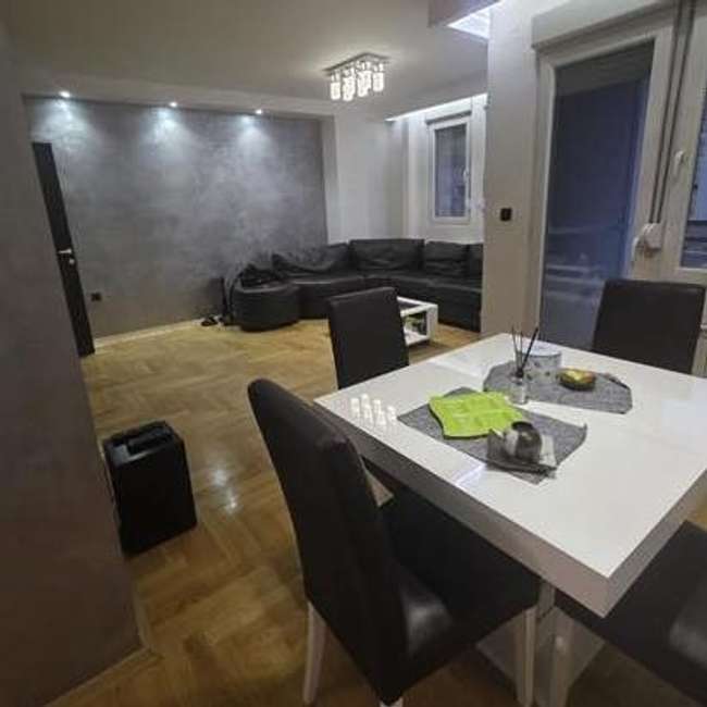 Трособен стан во Аеродром - 3