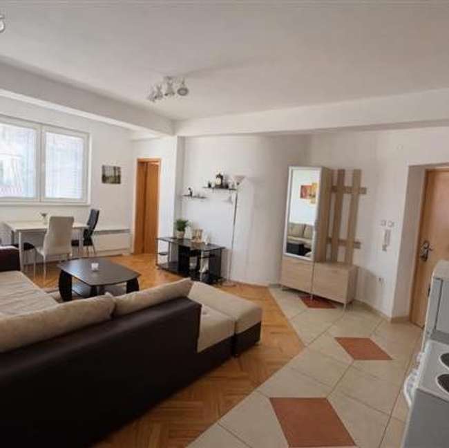 Наместен стан во строг Центар - slika 2