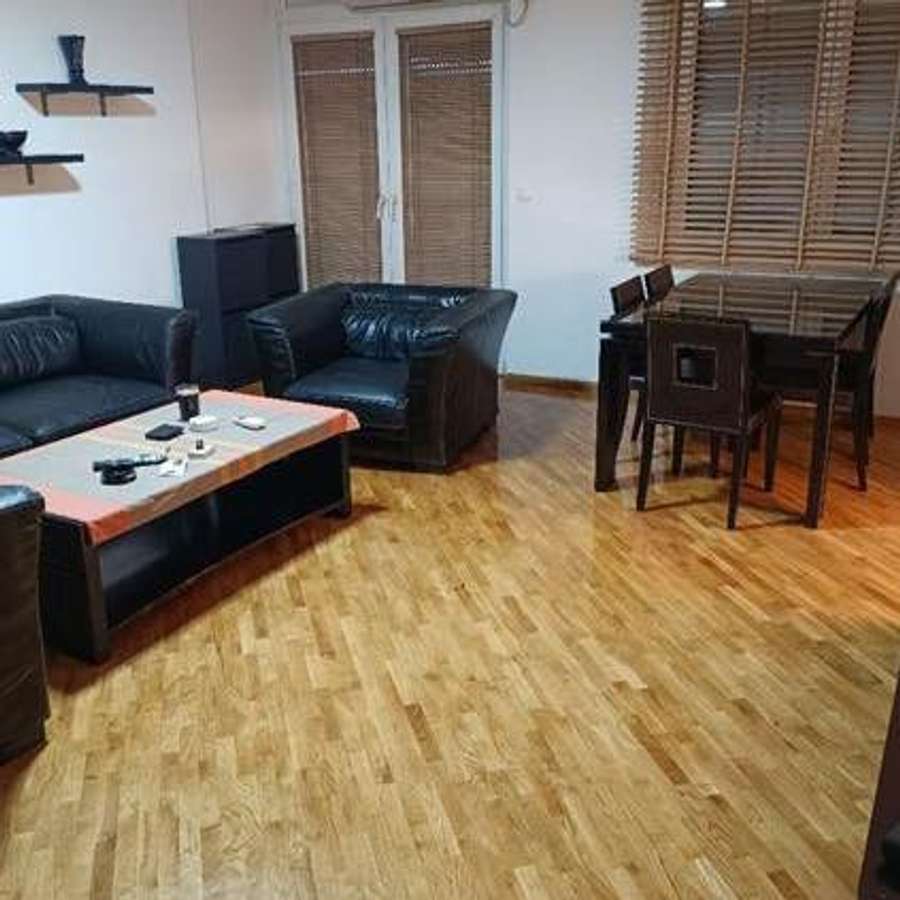 Вселив стан во Центар кај Универзална Сала - 1