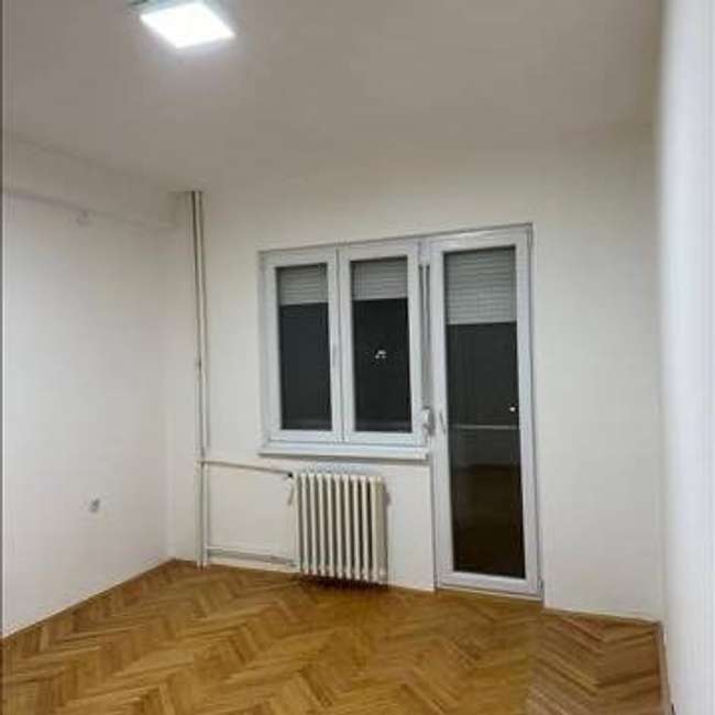 Реновиран стан во Центар - slika 2