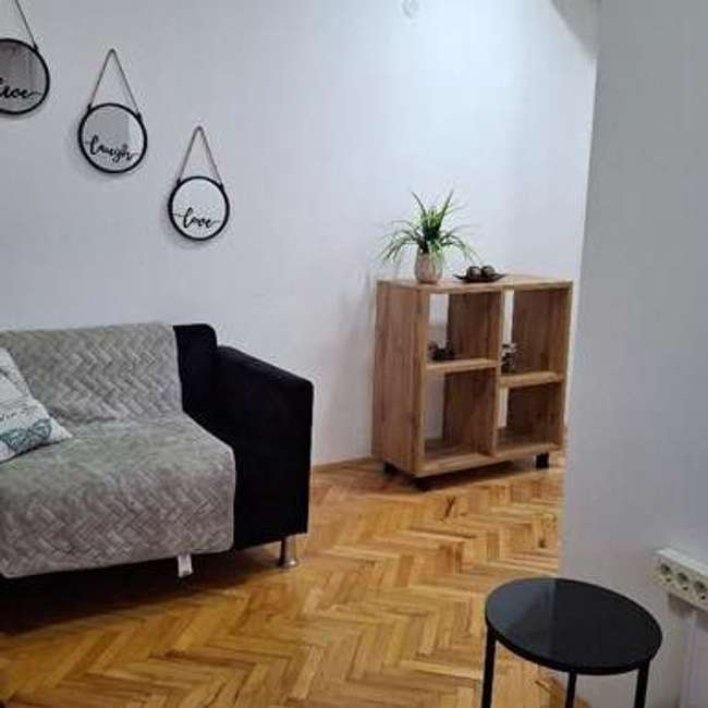 Гарсоњера во Аеродром - 3