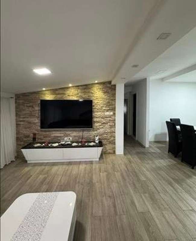 Просторен трособен стан во Кисела Вода - slika 2