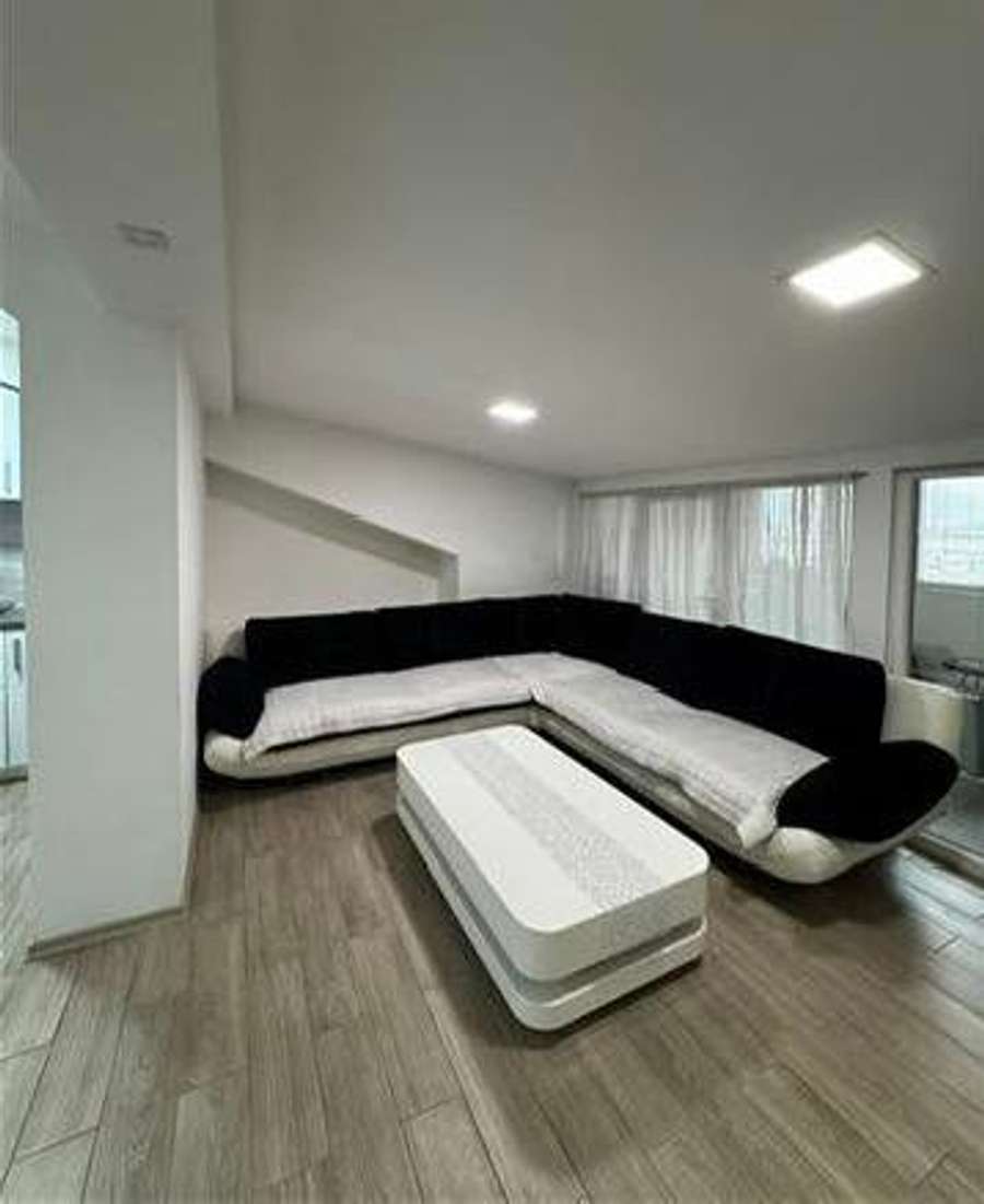 Просторен трособен стан во Кисела Вода - 1