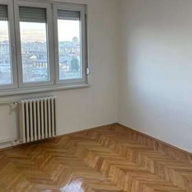 Реновиран стан во Центар - 3