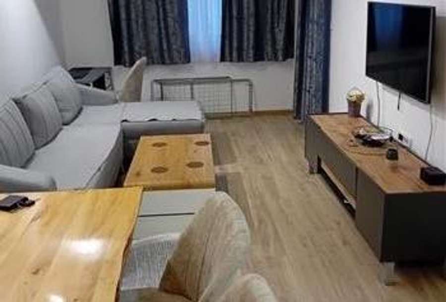 Двособен стан кај МакАутоСтар (Мерцедес зграда) - 1