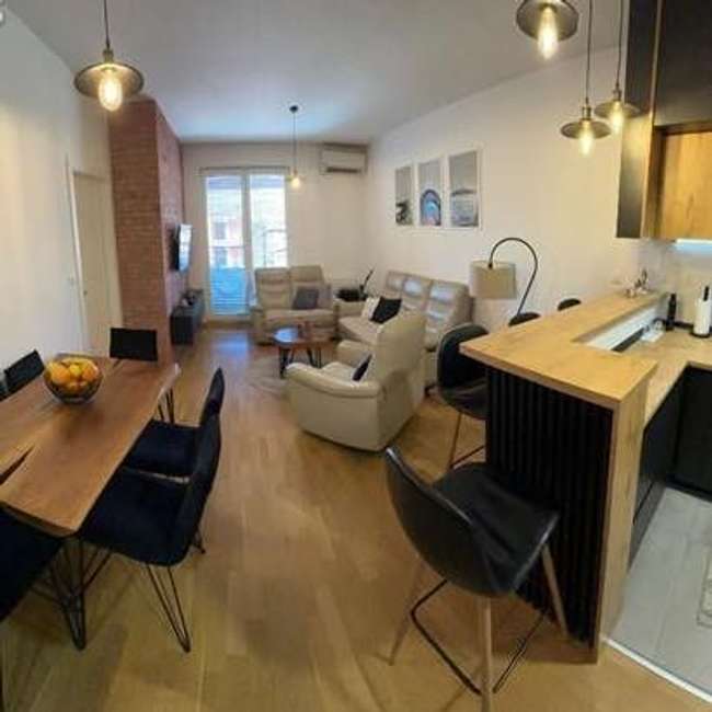 Комплетено опремен стан на Кеј на Вардар - slika 2