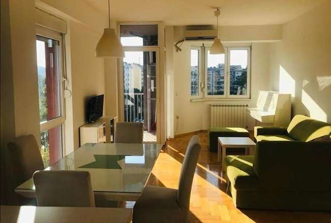 Целосно наместен стан во Реонски Центар Аеродром - 3