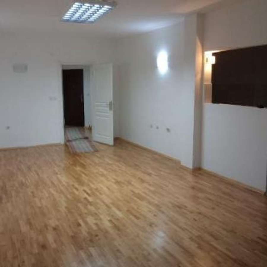 Деловен простор во строг Центар - 1