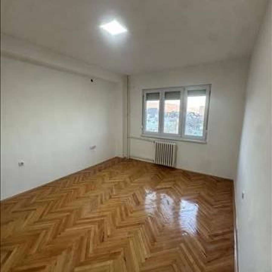 Реновиран стан во Центар - 1